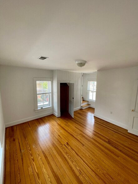 More Photos Of 506 E Liberty St, Charles Town Apartments For Sale