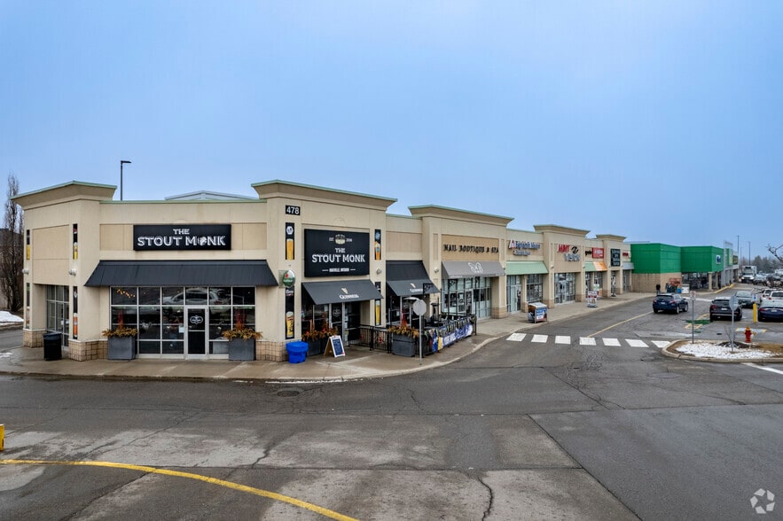 More Photos Of 478-494 Dundas St W, Oakville Unknown For Lease