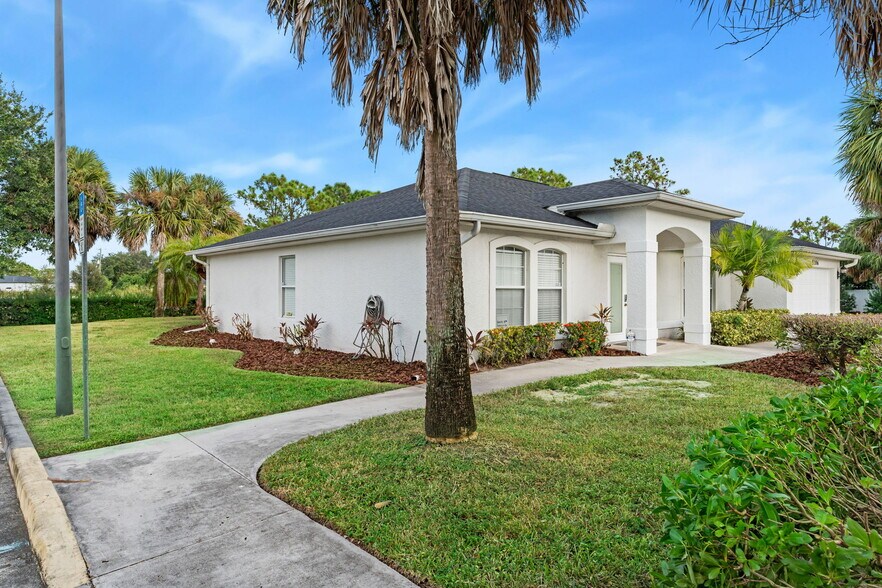 More Photos Of 5106 Lee Blvd, Lehigh Acres Office For Sale
