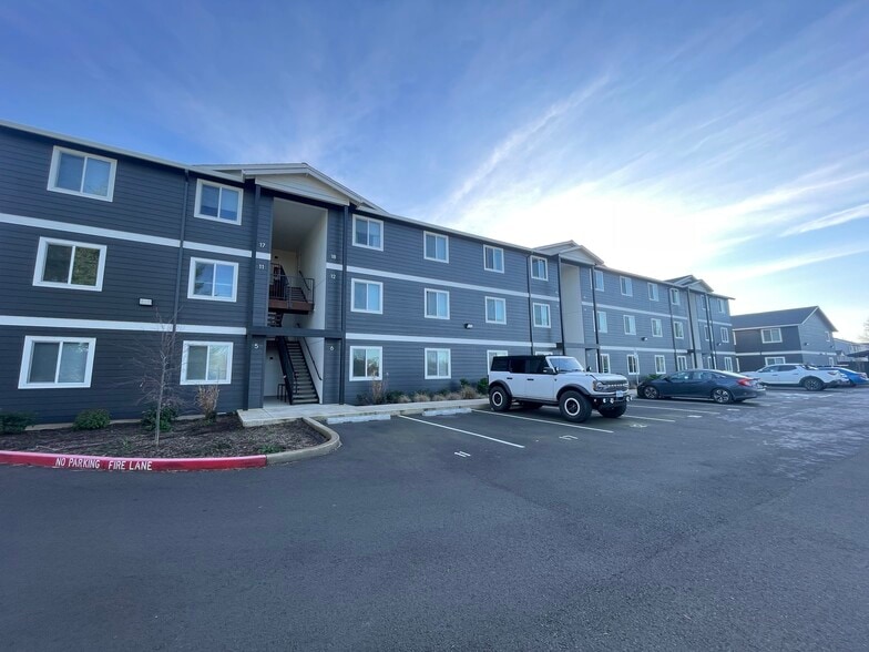 More Photos Of 354 S 8th St, Carlton Multifamily For Sale