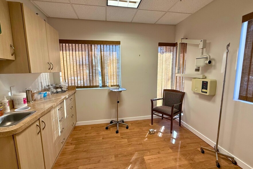 More Photos Of 1817 Black Rock Tpke, Fairfield Medical For Sale