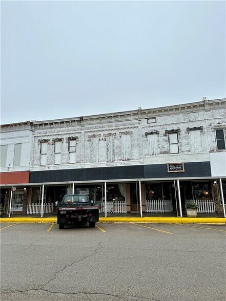 Primary Photo Of 116 N Illinois St, Chrisman Storefront Retail Residential For Sale