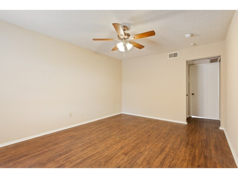 More Photos Of 5506 Kingman St, Waco Apartments For Sale