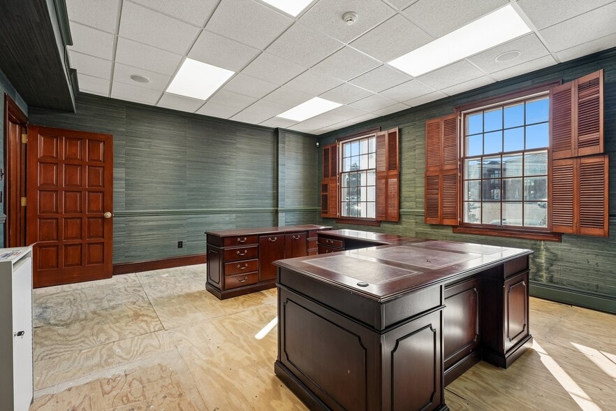 More Photos Of 37 Park Ave, Lyndhurst Office For Sale