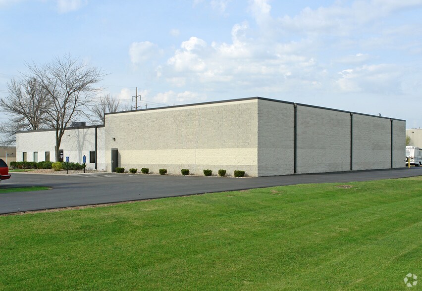 Primary Photo Of 21475 Heath Ave, Lakeville Manufacturing For Sale