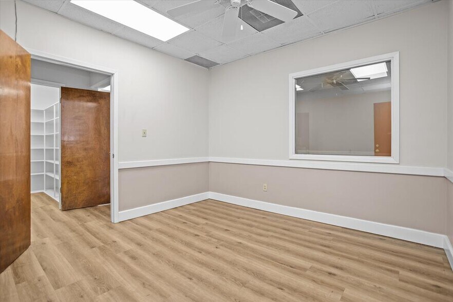 More Photos Of 3213 S Medford Dr, Lufkin Medical For Lease