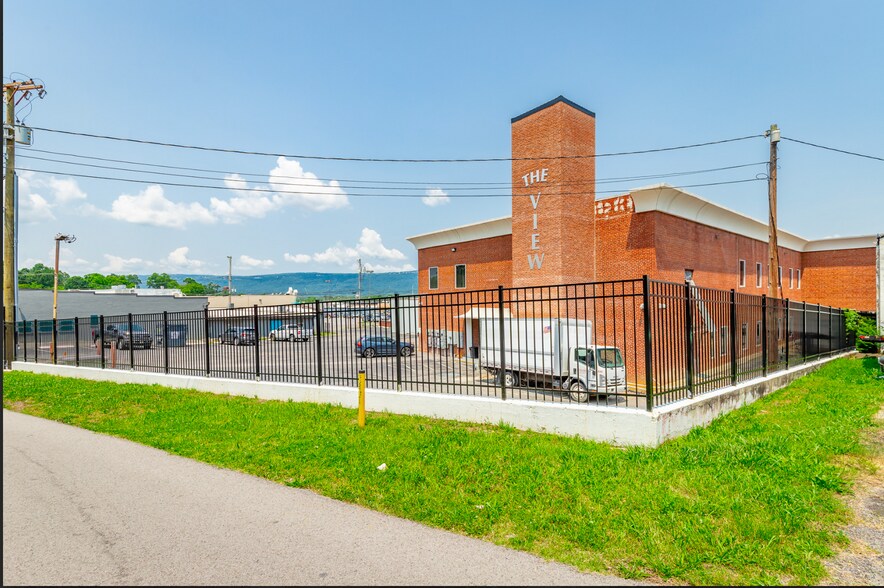 More Photos Of 403 Chickamauga Ave, Rossville Loft Creative Space For Lease