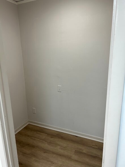 More Photos Of 2305 N Wood Ave, Roselle Medical For Sale