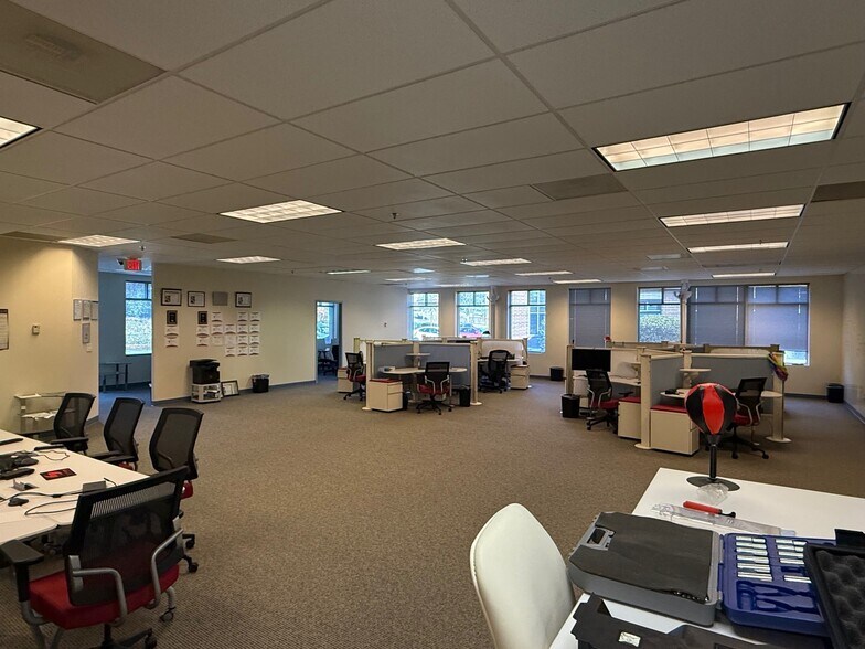 More Photos Of 45195 Research Pl, Ashburn Office For Sale