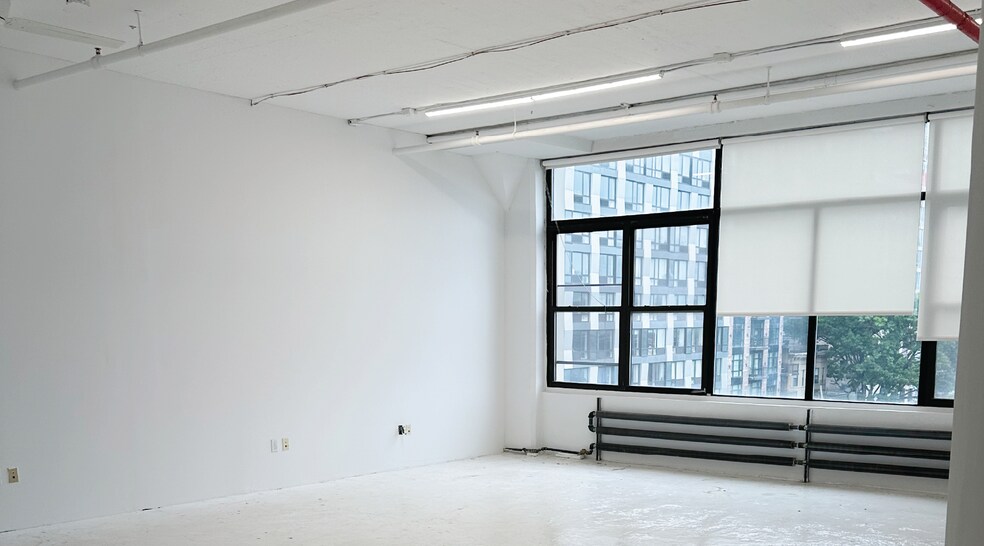 More Photos Of 22-19 41st Ave, Long Island City Light Manufacturing For Lease