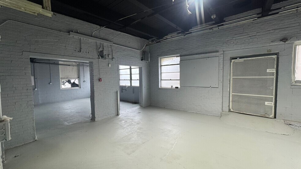 More Photos Of 47 W Gates St, Columbus Warehouse For Lease