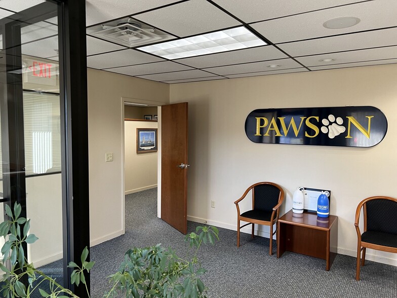 More Photos Of 31 Business Park Dr, Branford Light Manufacturing For Lease