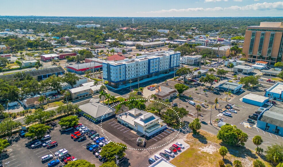 More Photos Of 525 8th St W, Bradenton Office For Sale