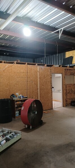 More Photos Of 4350 Highway 59 South, Shepherd Distribution For Sale