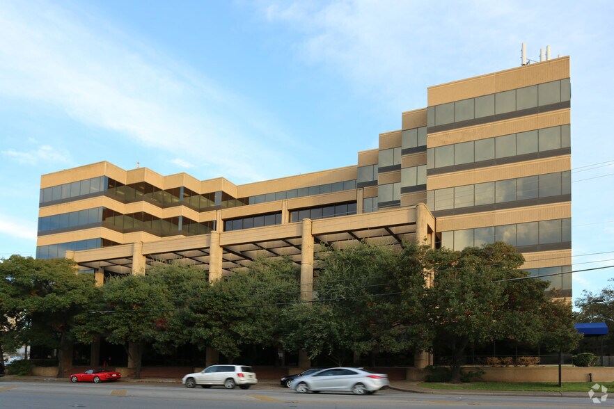 More Photos Of 4040 Broadway St, San Antonio Coworking Space