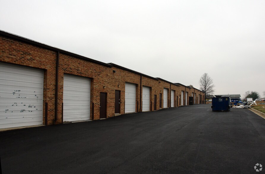 More Photos Of 18900-18930 Premiere Ct, Gaithersburg Light Distribution For Lease