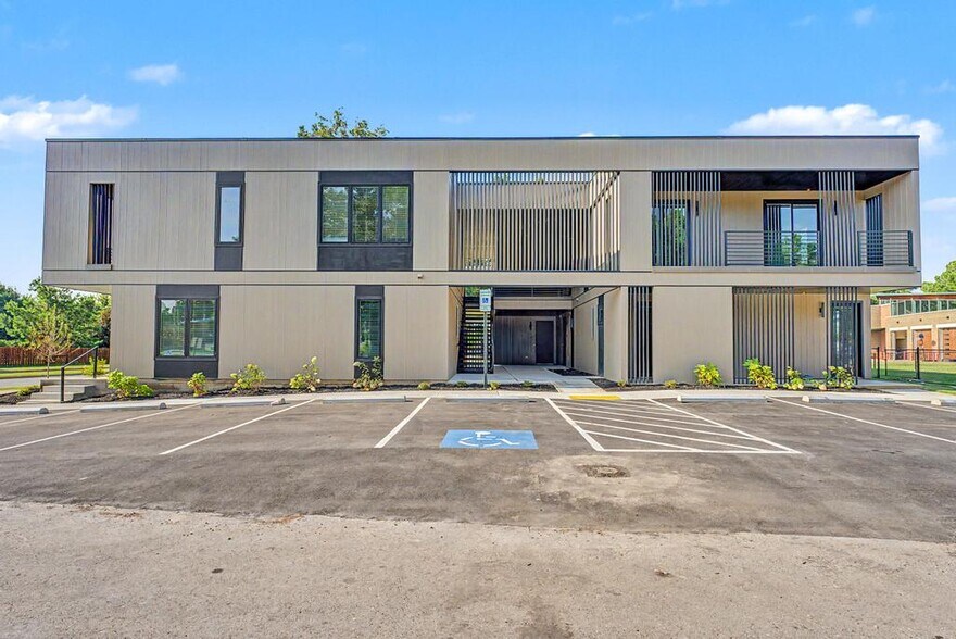 Primary Photo Of 845 N Rupple Rd, Fayetteville Apartments For Sale