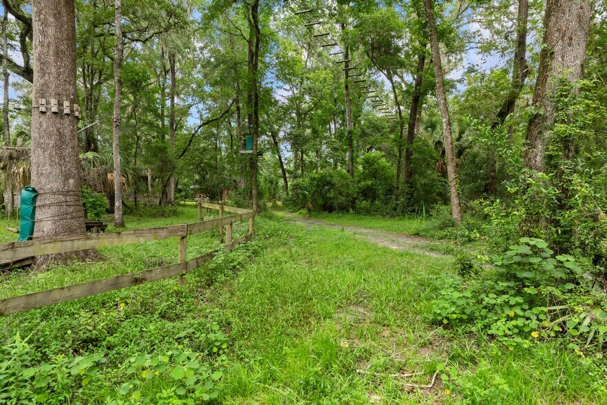 More Photos Of 6440 Cedar Ln, Brooksville Sports And Entertainment For Sale