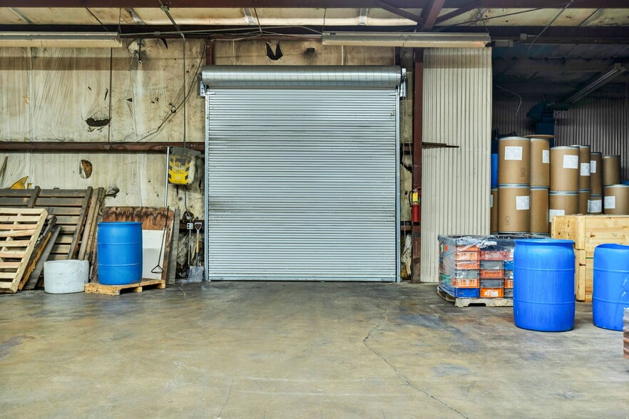 More Photos Of 2450 Riverside Drive, Chattanooga Warehouse For Sale