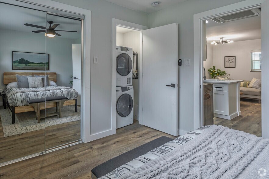 More Photos Of 425 N Rosemont Ave, Dallas Apartments For Sale