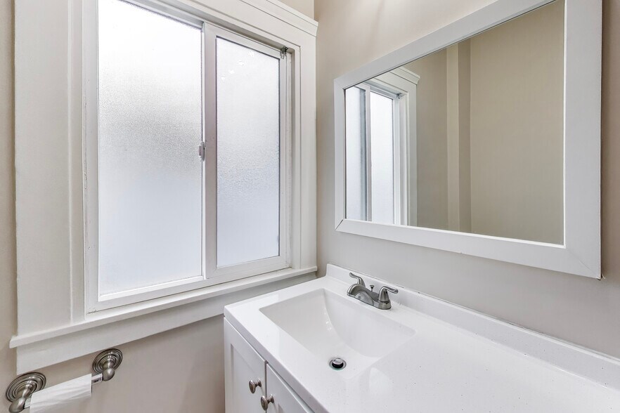 More Photos Of 1362-1364 E 27th St, Oakland Apartments For Sale