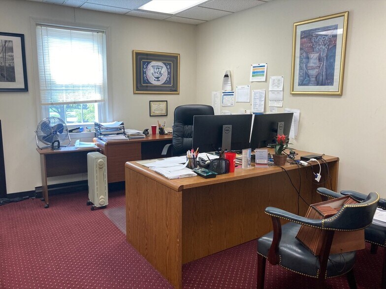 More Photos Of 1900 John Hanson Ln, Oxon Hill Bank For Sale