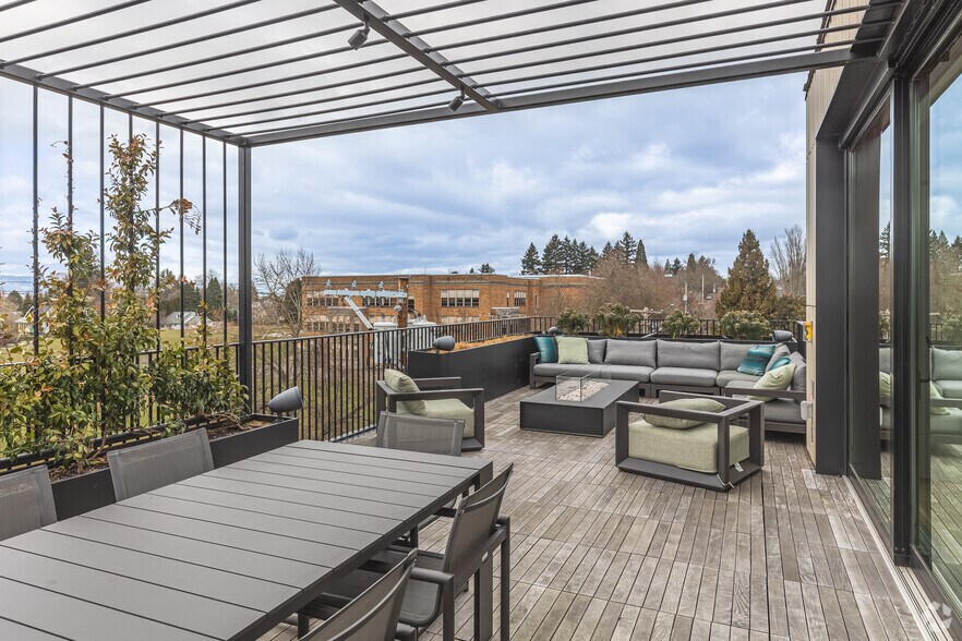 More Photos Of 2871 SE Division St, Portland Apartments For Lease