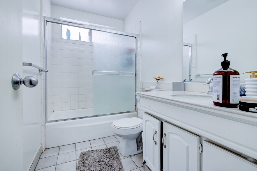 More Photos Of 3729 Glendon Ave, Los Angeles Apartments For Sale