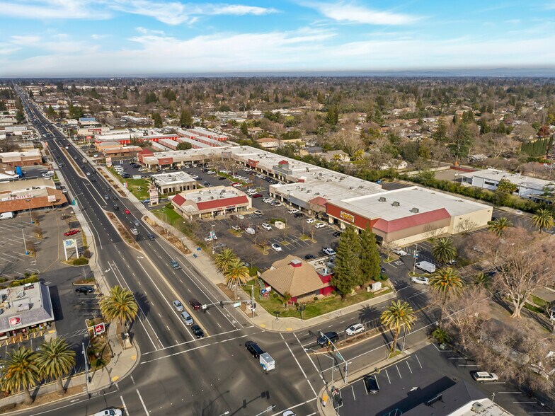 More Photos Of 6400 Fair Oaks Blvd, Carmichael Restaurant For Sale