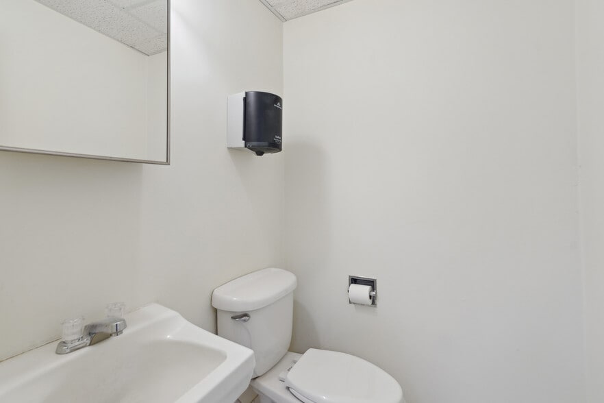 More Photos Of 60 Goldens Bridge Rd, Katonah Medical For Lease