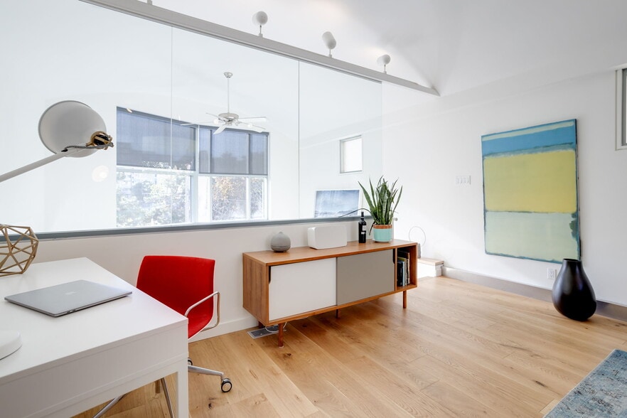 More Photos Of 115 Walnut Ave, Toronto Office For Sale