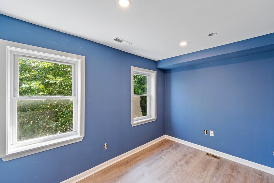 More Photos Of 1429 Frankford Ave, Philadelphia Office Residential For Sale