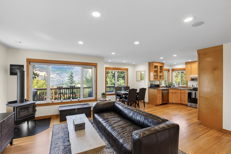 More Photos Of 407 Huskey Rd, Mosier Specialty For Sale