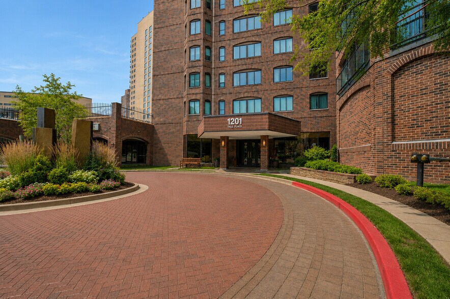 More Photos Of 1201 Yale Pl, Minneapolis Apartments For Sale