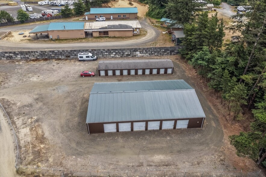 More Photos Of 93697 Storage Dr, North Bend Specialty For Sale