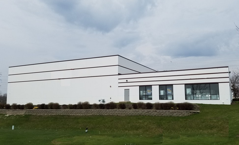 Primary Photo Of 3300 16th St, Zion Manufacturing For Sale