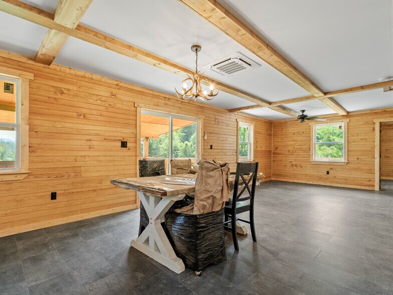 More Photos Of 137 Red Maple Ln, Burnsville Apartments For Sale