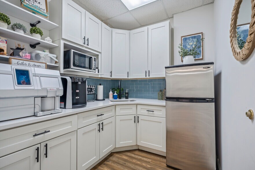 More Photos Of 2275 Highway 33, Hamilton Square Medical For Sale