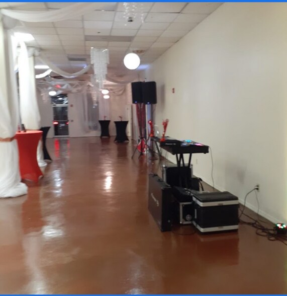 More Photos Of 6972 Main St, Lithonia Storefront For Lease