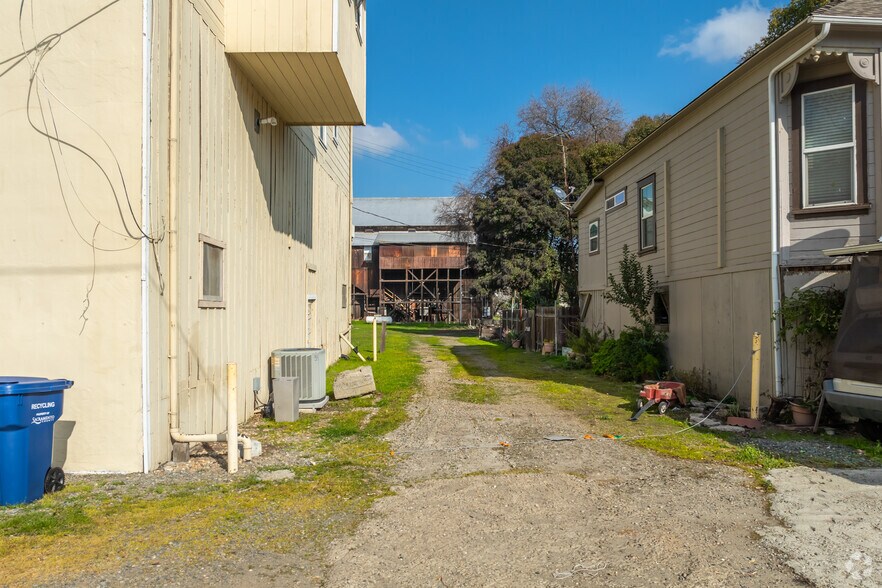 More Photos Of 11715 Riverside Ave, Courtland General Retail For Sale