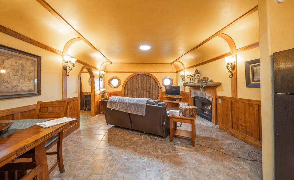 More Photos Of 295 Panthers Den Rd, Makanda Hotel For Sale