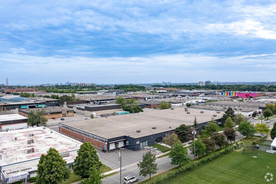 More Photos Of 105-123 Bentworth Ave, Toronto Warehouse For Lease