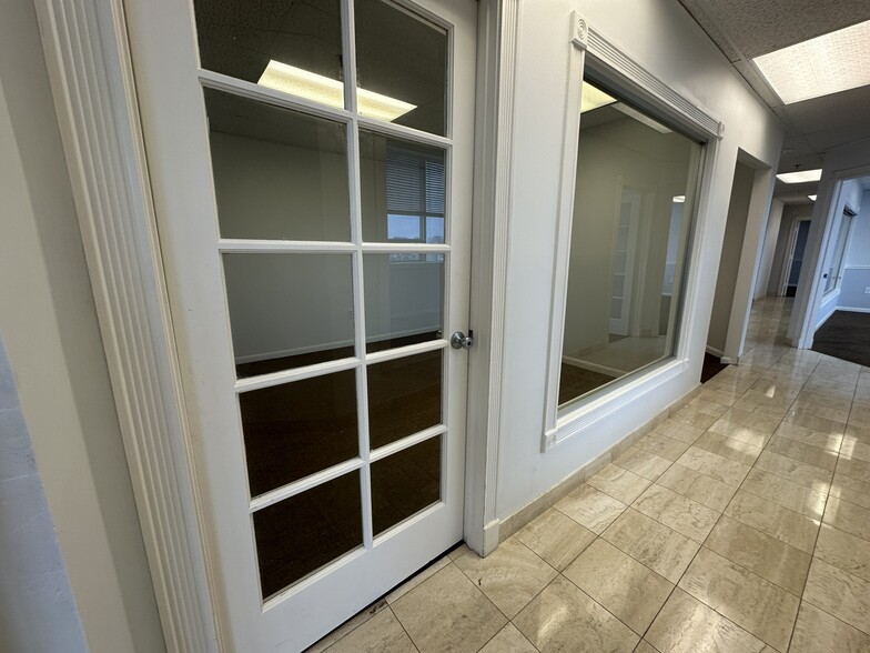 More Photos Of 2455 E Sunrise Blvd, Fort Lauderdale Loft Creative Space For Sale