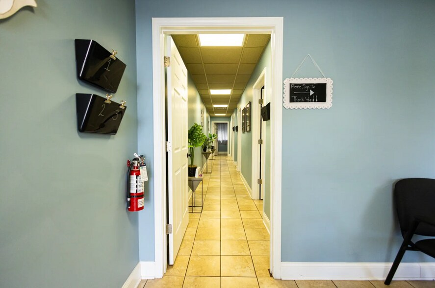More Photos Of 732 Wade Hampton Blvd, Greenville Storefront Retail Office For Lease