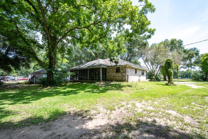 More Photos Of 7820 FM 1010 Rd, Cleveland General Retail For Sale