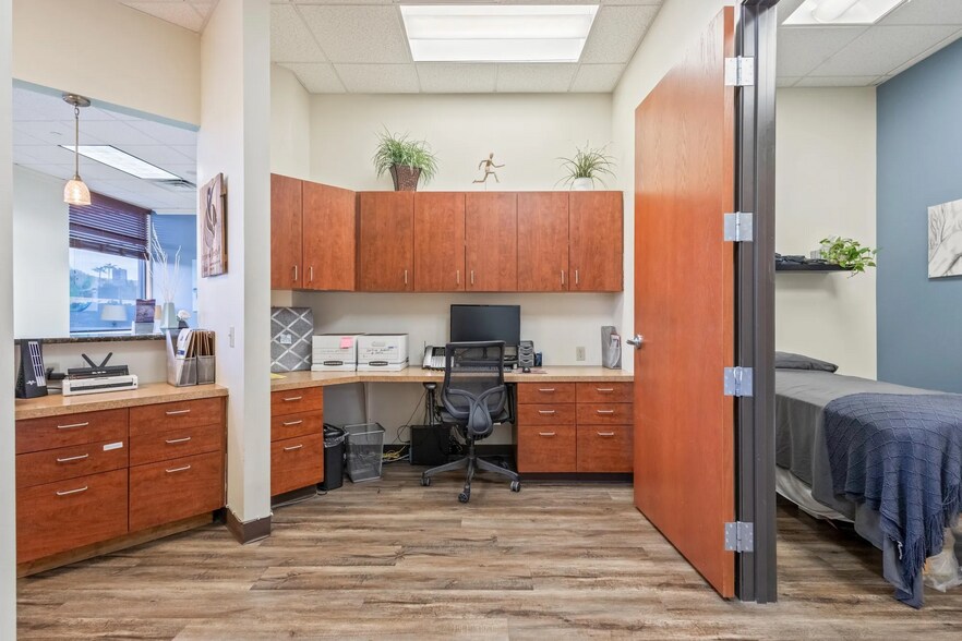 More Photos Of 16515 S 40th St, Phoenix Office For Sale