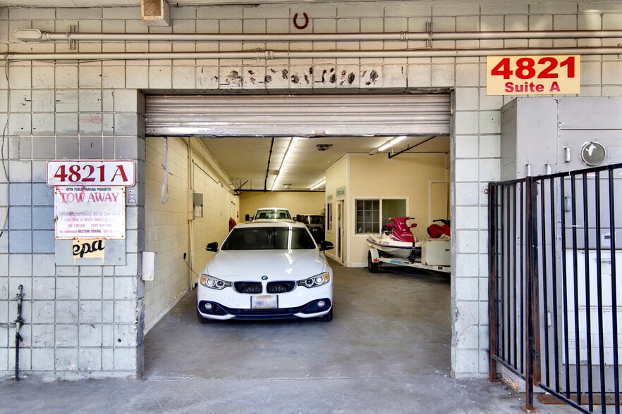 More Photos Of 4821 University Ave, San Diego Auto Repair For Lease