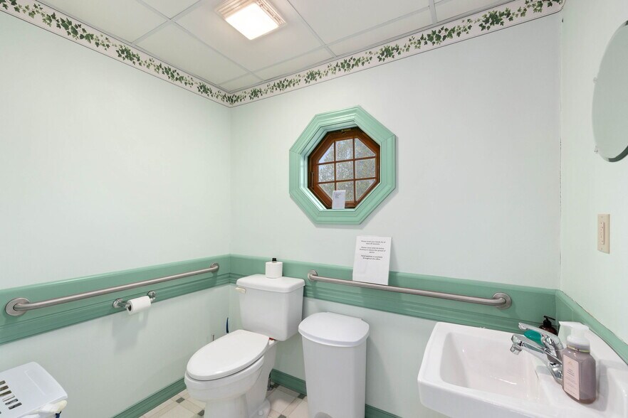 More Photos Of 1002 Bloom Rd, Danville Specialty For Lease