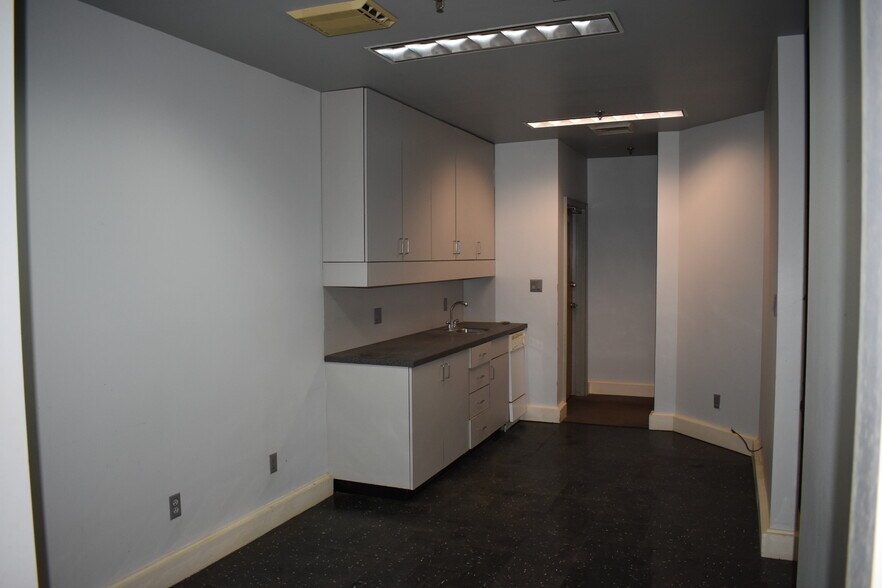 More Photos Of 250-260 Commerce St, Montgomery Medical For Sale