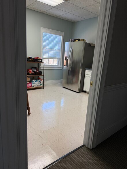 More Photos Of 150 N 9th St, West Columbia Office For Sale